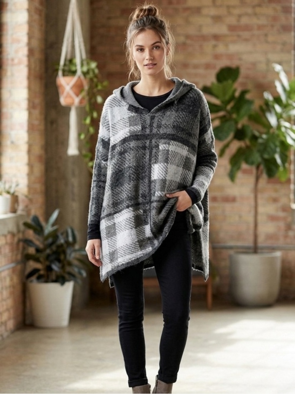 Natural Reflections Women’s Large Metro Gray Plaid Knit Sweater Hoodie Top L